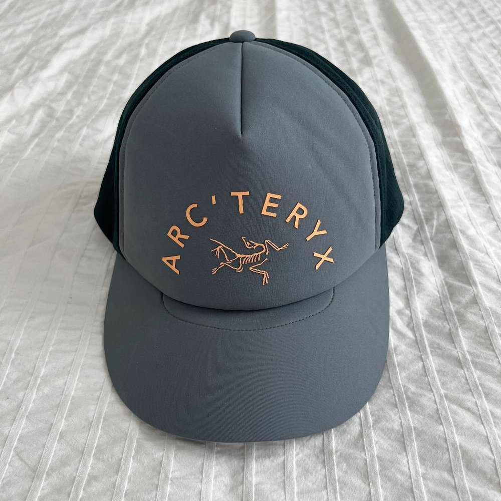 Arc'teryx Trucker Hat Blue Green
